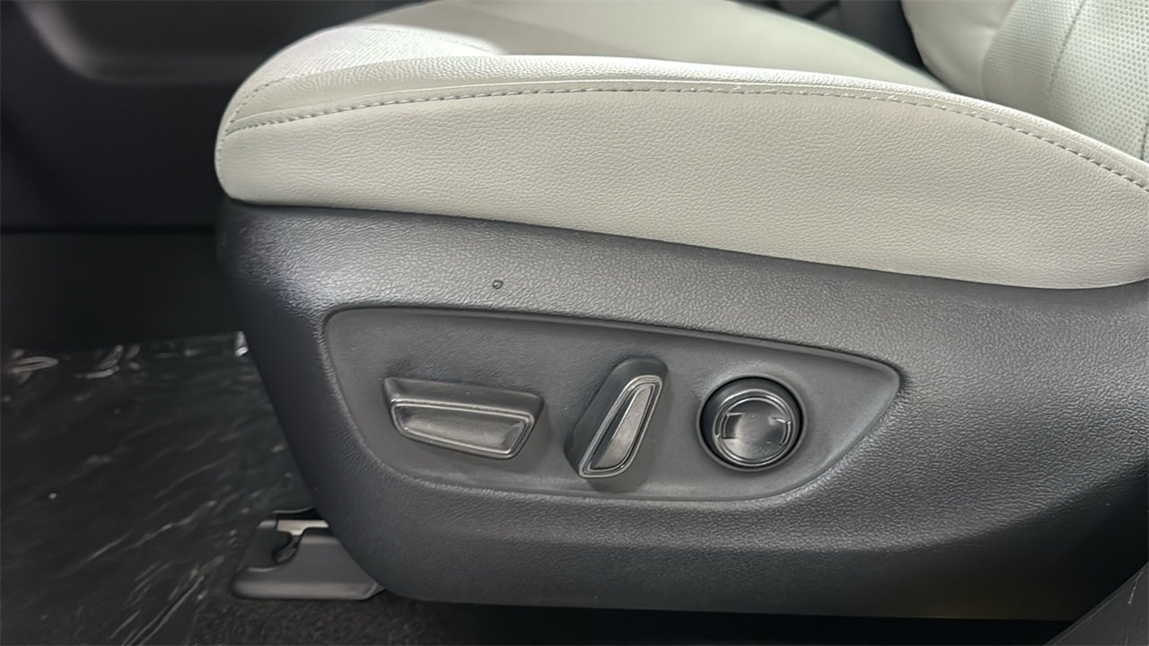 New 2026 Toyota Grand Highlander Limited image 14