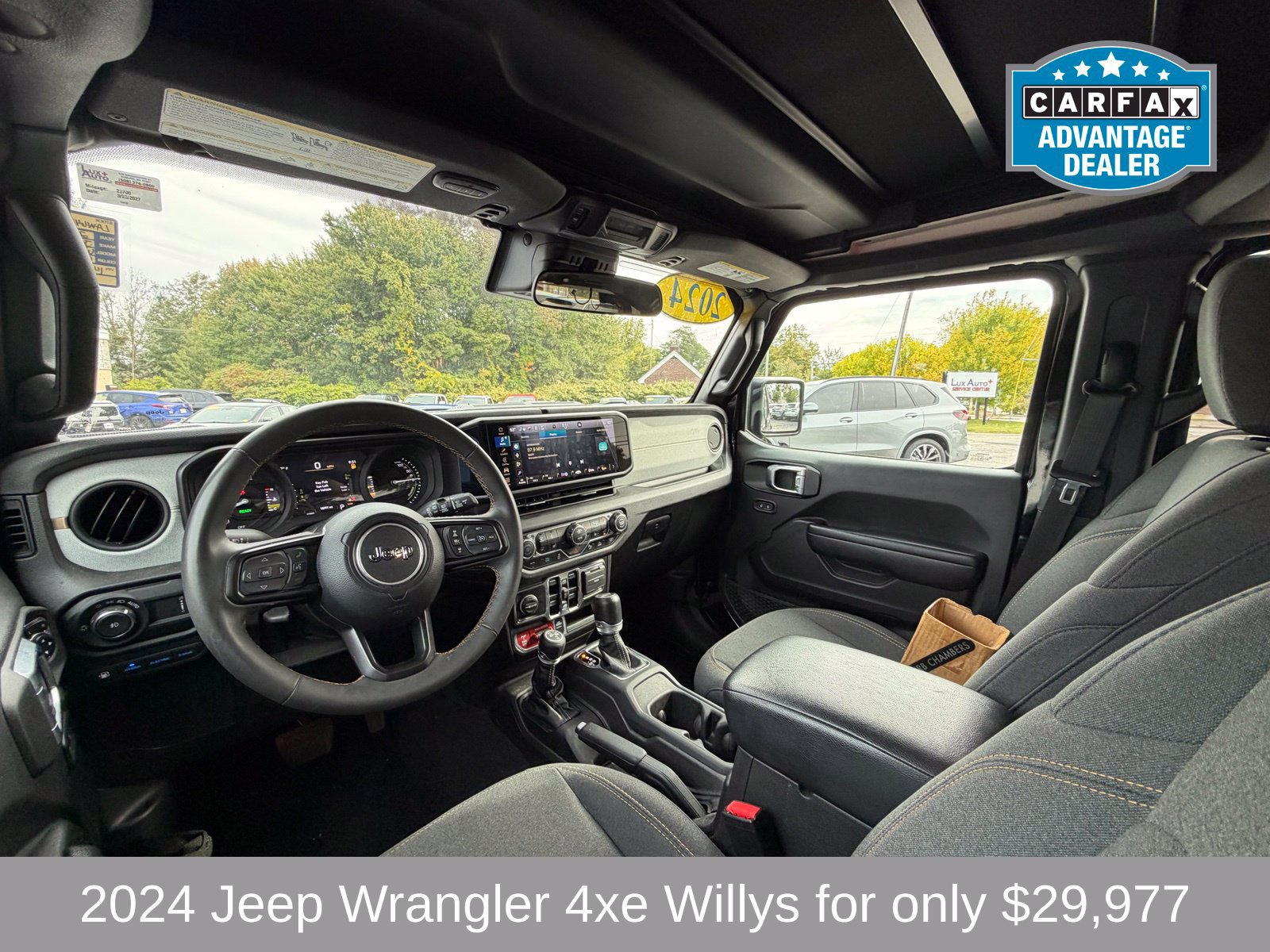Used 2024 Jeep Wrangler Unlimited AWD/4WD image 11