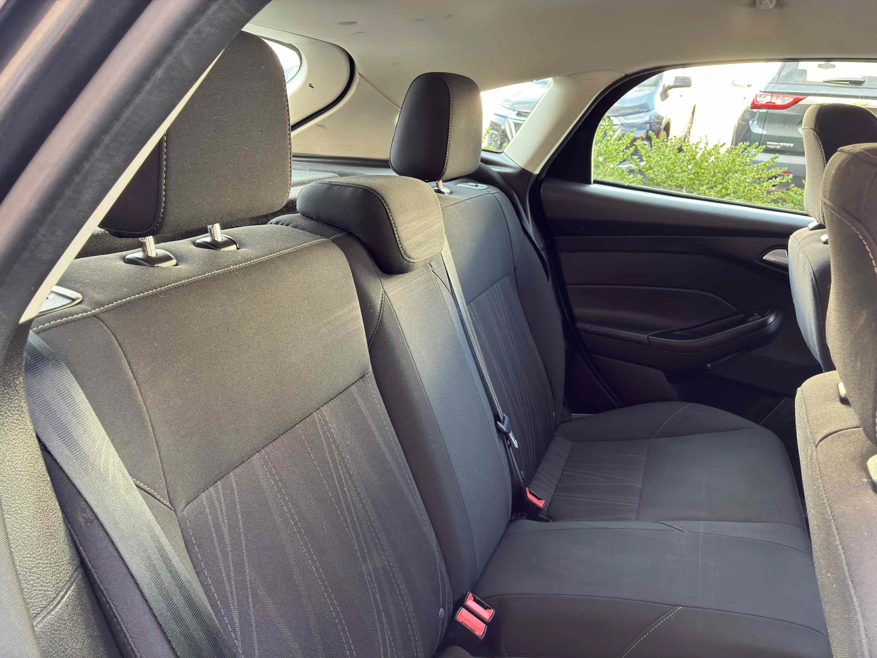 Used 2018 Ford Focus SE FWD image 48