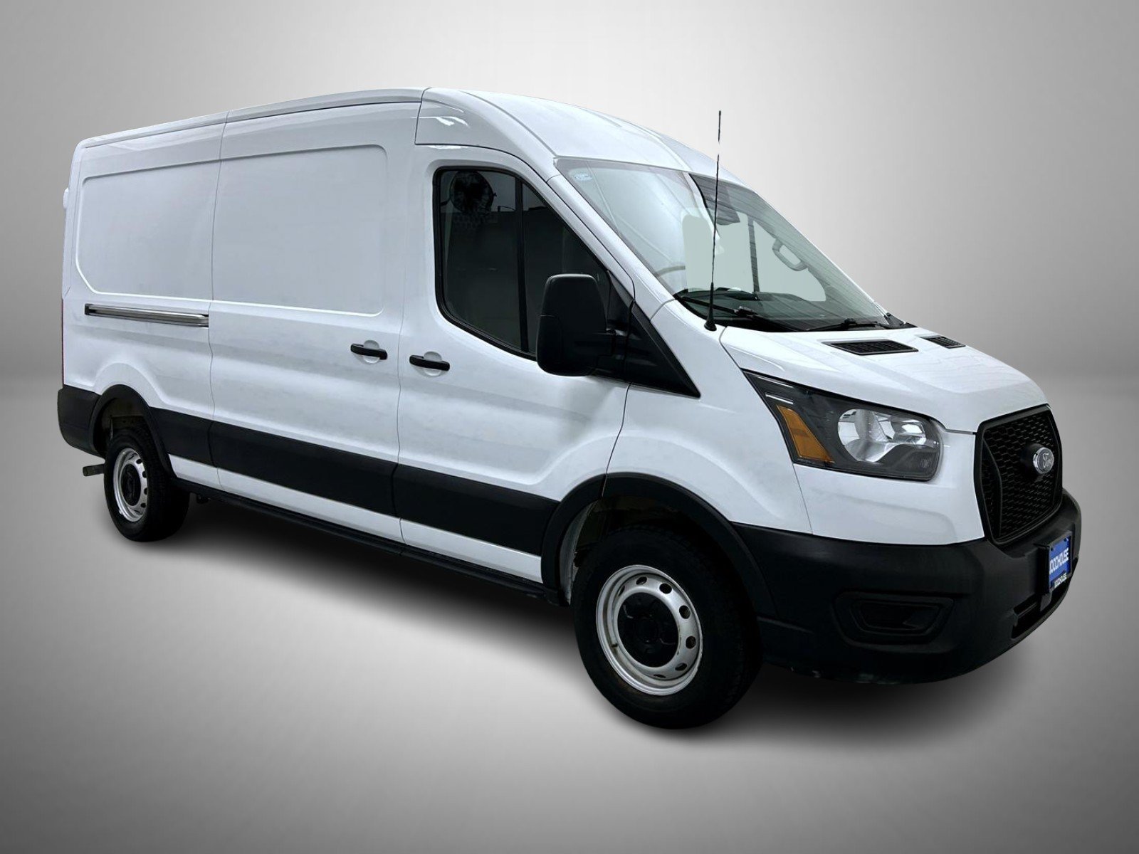 Used 2025 Ford Transit 250 148 Medium Roof RWD image 3