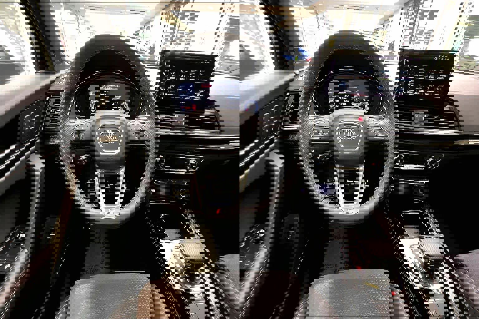 Used 2023 Audi SQ5 Prestige w/ Prestige Package image 5