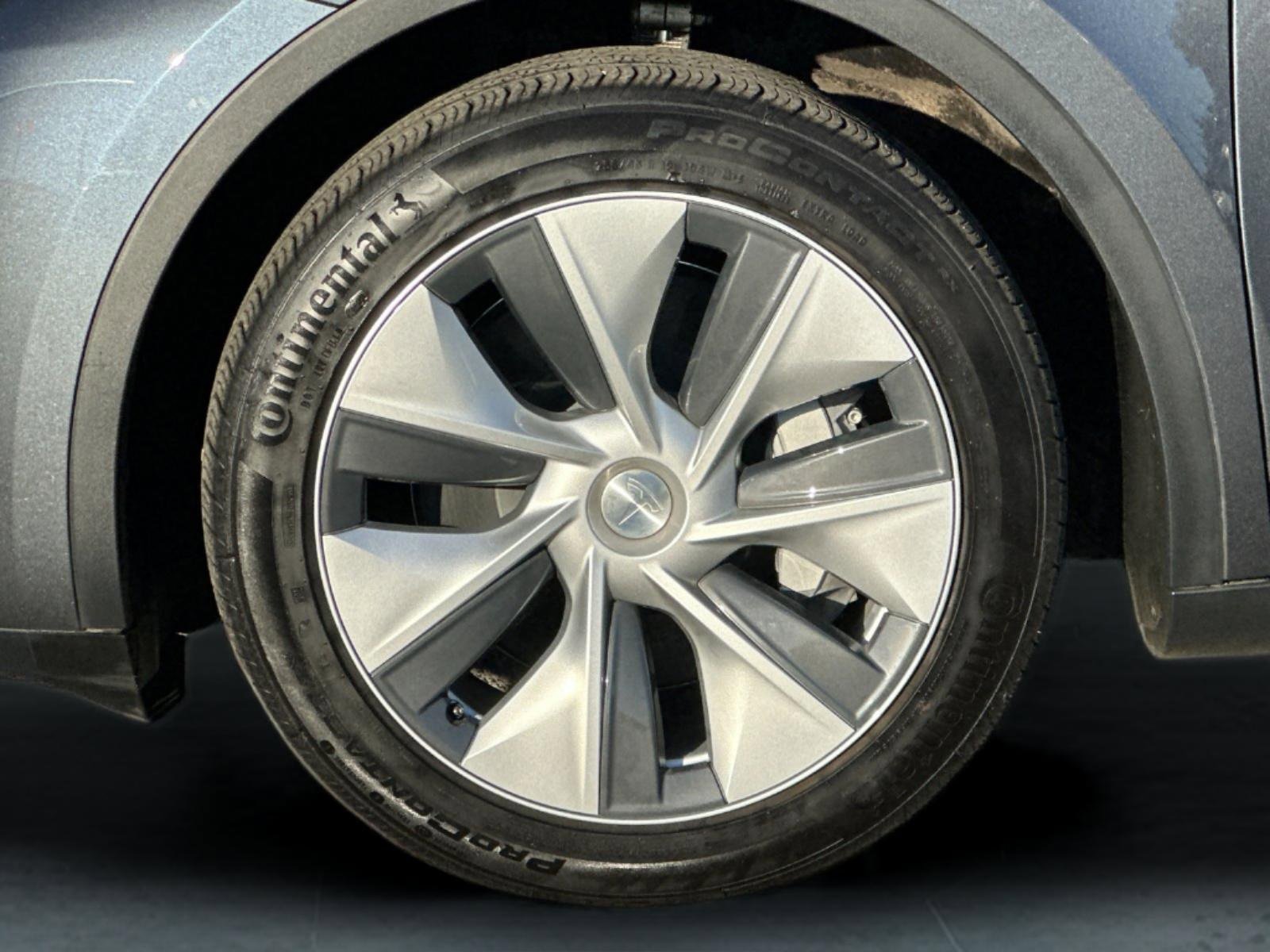 Used 2023 Tesla Model Y Long Range image 24