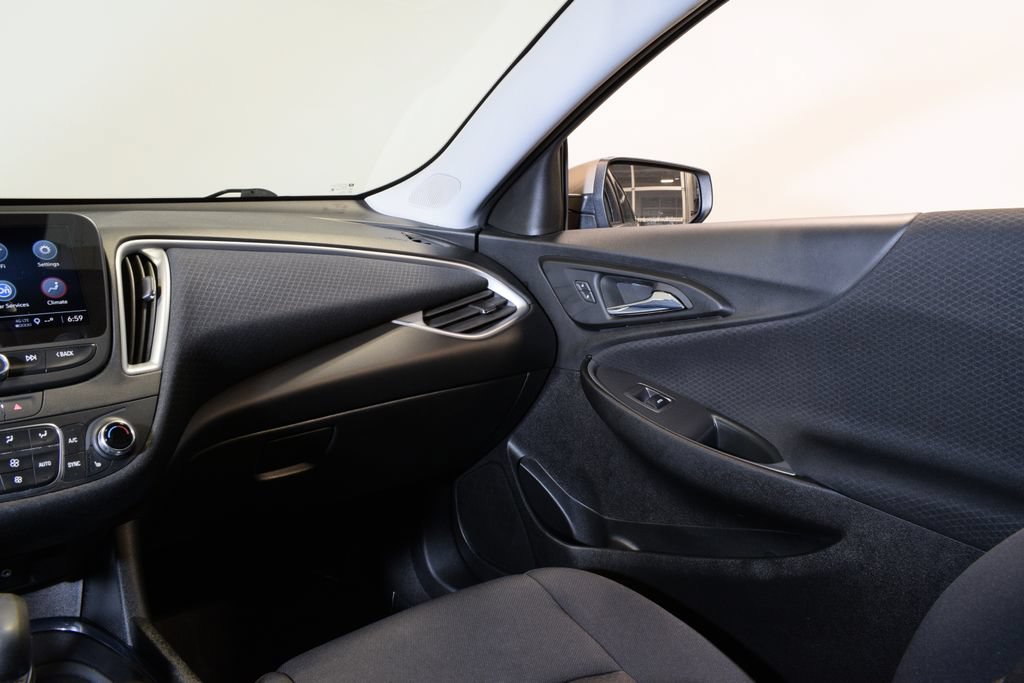 Used 2024 Chevrolet Malibu LT FWD image 16