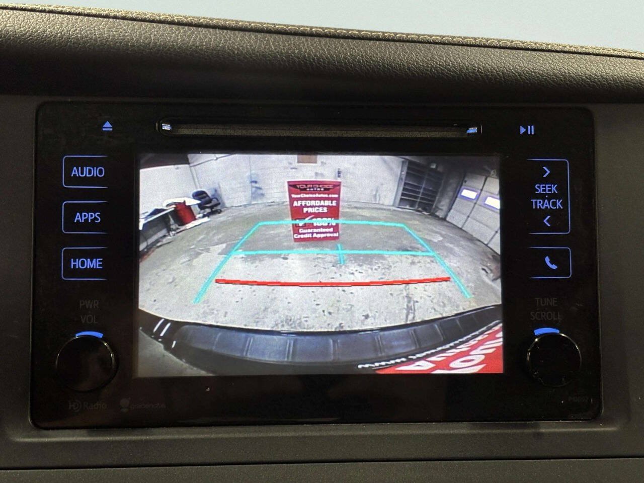 Used 2015 Toyota Sienna XLE FWD image 29