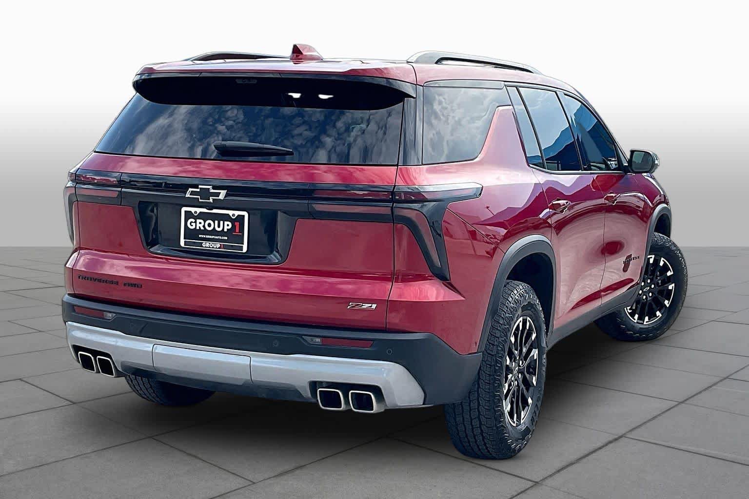 Used 2025 Chevrolet Traverse Z71 w/ Enhanced Driving Package AWD/4WD image 13