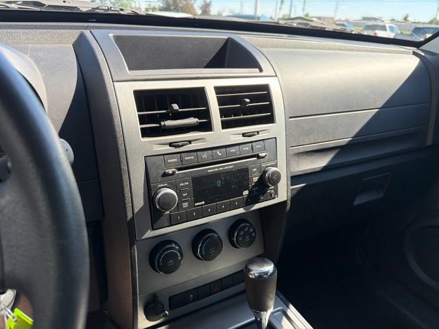 Used 2011 Dodge Nitro Heat AWD/4WD image 24