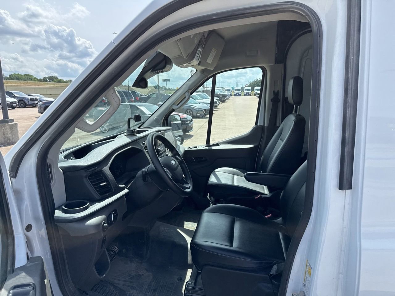 Used 2024 Ford Transit 250 148 Medium Roof RWD image 18