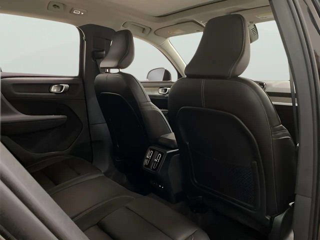 Used 2025 Volvo XC40 B5 Plus image 72