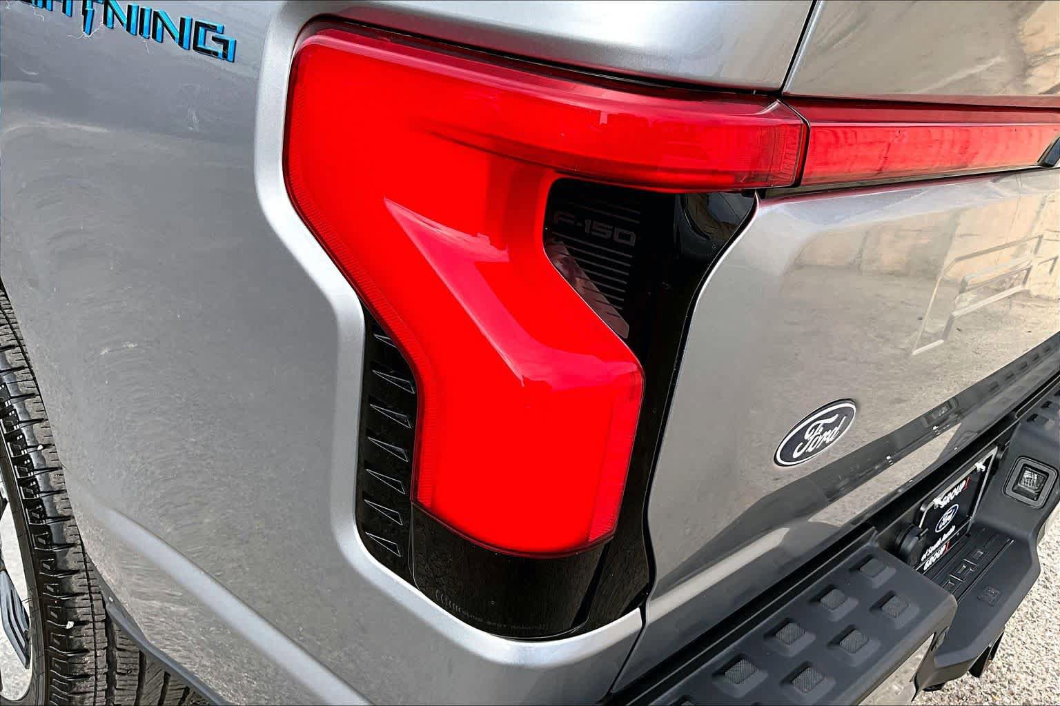 Certified 2025 Ford F150 Lightning Platinum image 27