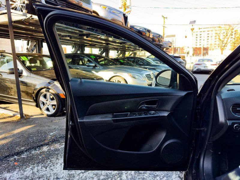 Used 2014 Chevrolet Cruze LT w/ RS Package image 10