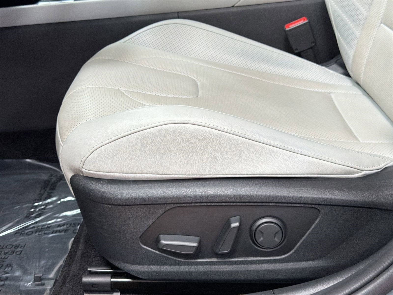 Used 2023 Hyundai Elantra Limited image 14