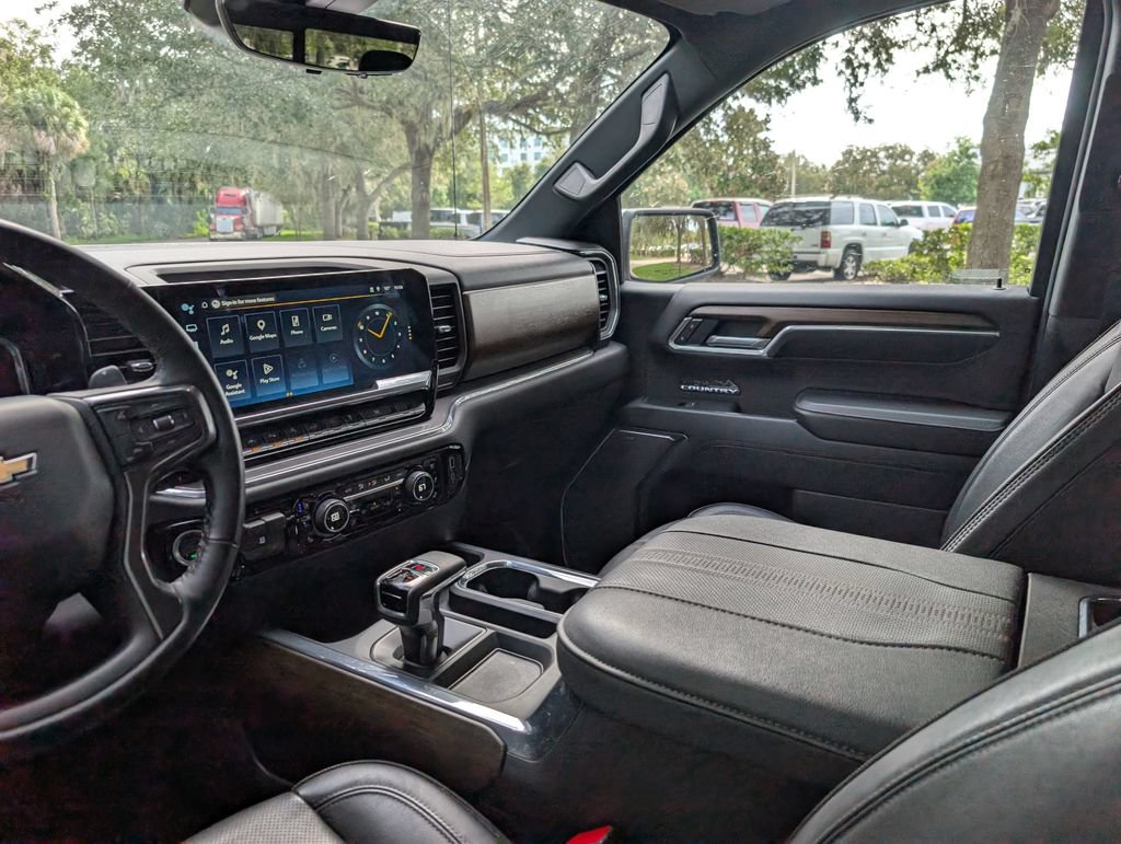 Used 2025 Chevrolet Silverado 1500 High Country AWD/4WD image 21