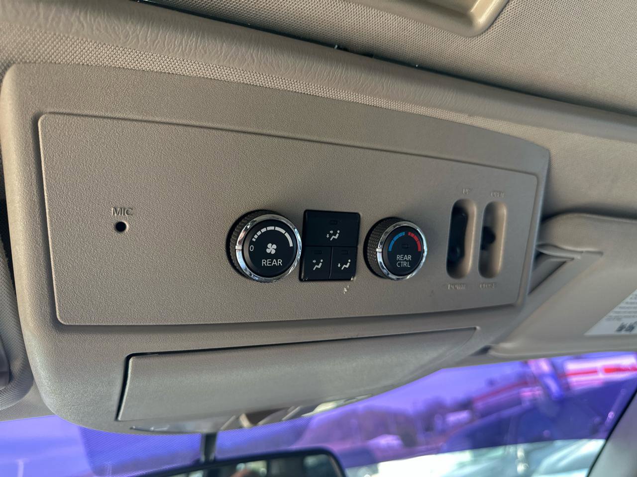 Used 2011 Nissan Armada Platinum image 12