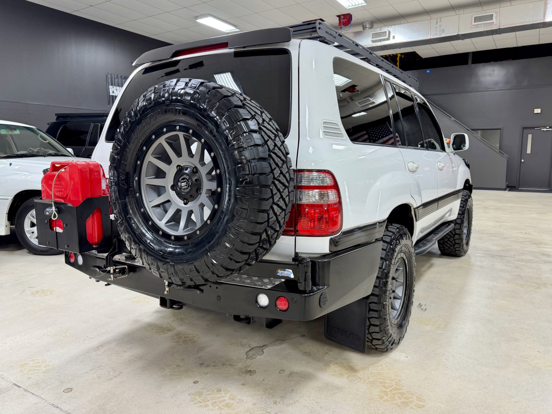 Used 2004 Toyota Land Cruiser image 8