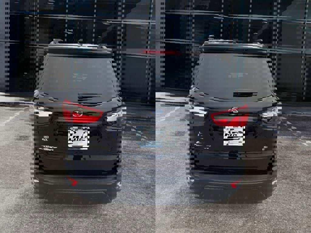 Used 2021 Ford EcoSport SE w/ SE Appearance Package image 6