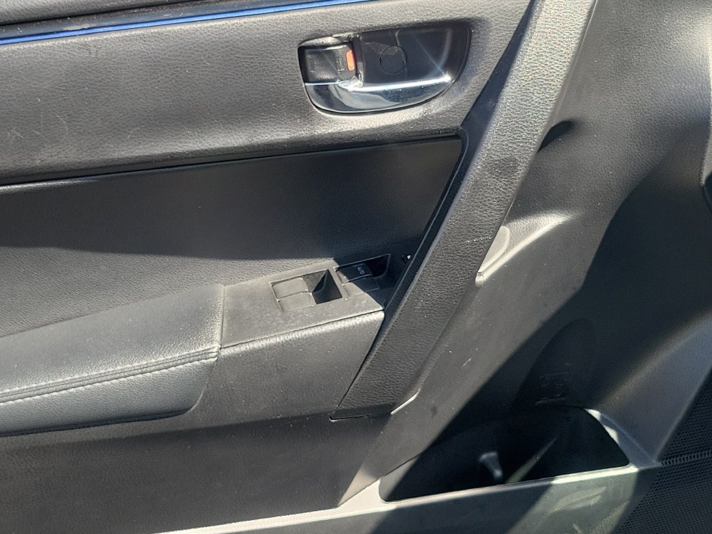 Used 2019 Toyota Corolla SE w/ Carpet Mat Package (TMS) FWD image 19