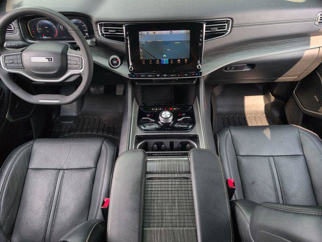 Certified 2023 Jeep Wagoneer Series III w/ Preferred Equipment Group AWD/4WD image 18
