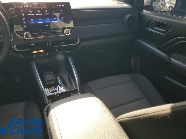 Used 2026 Chevrolet Colorado W/T RWD image 13