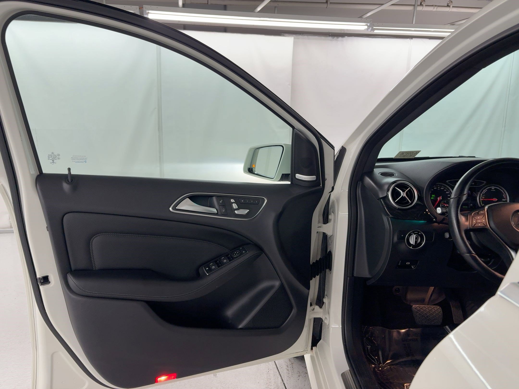Used 2016 Mercedes-Benz B 250e image 4