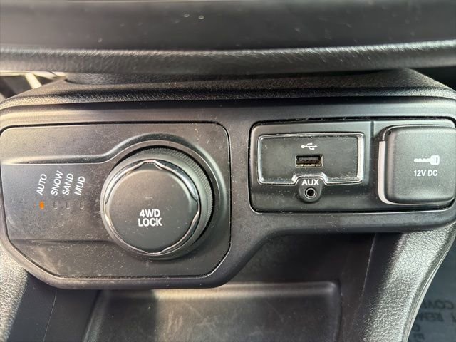 Used 2018 Jeep Renegade Sport w/ Power & Air Group image 24