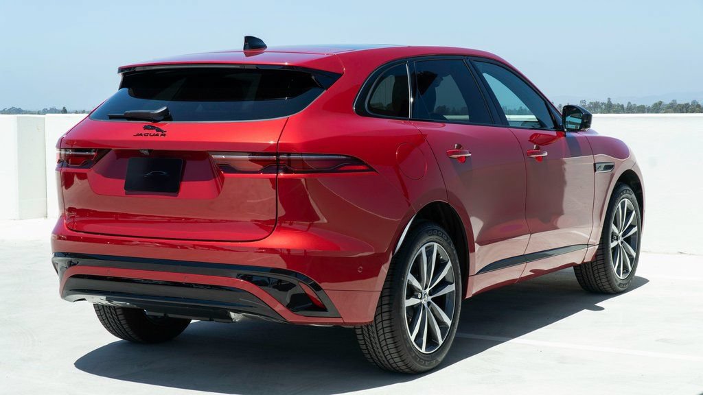 Used 2025 Jaguar F-PACE R-Dynamic S AWD/4WD image 6