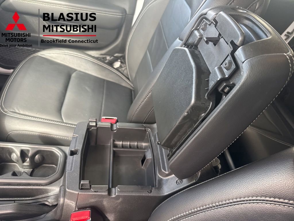 Used 2023 Jeep Wrangler Unlimited Sahara w/ Cold Weather Group image 32