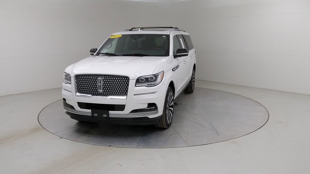 Used 2023 Lincoln Navigator L Reserve w/ Equipment Group 201A image 10