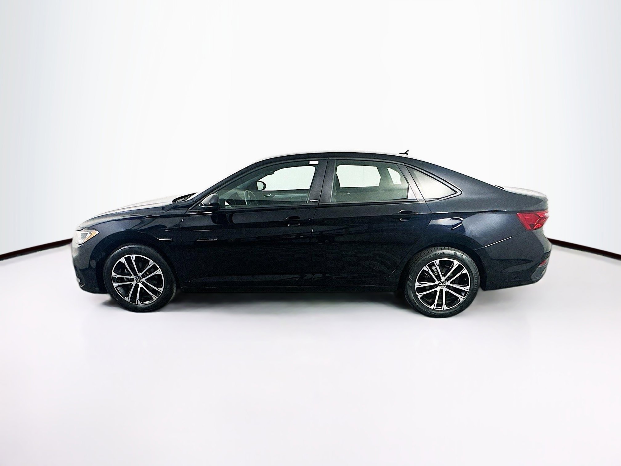 Used 2025 Volkswagen Jetta Sport image 4