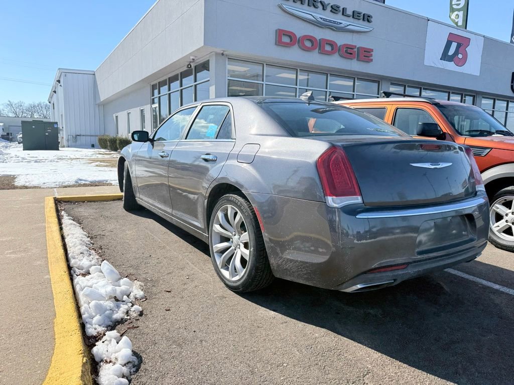 Used 2019 Chrysler 300 Limited image 4