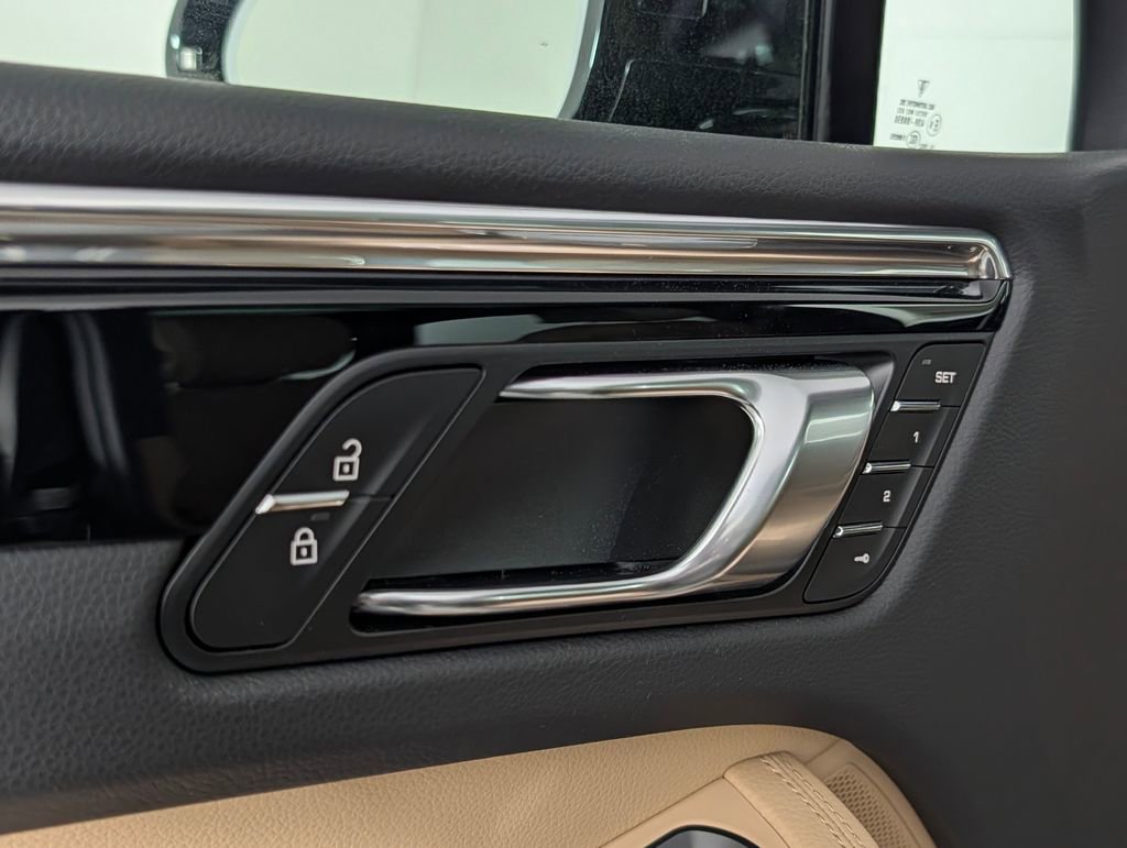 New 2026 Porsche Macan image 26