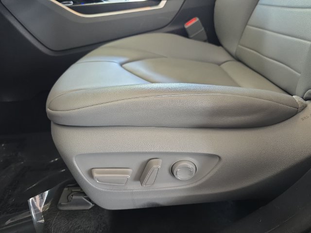 Used 2021 Toyota Highlander XLE FWD image 26