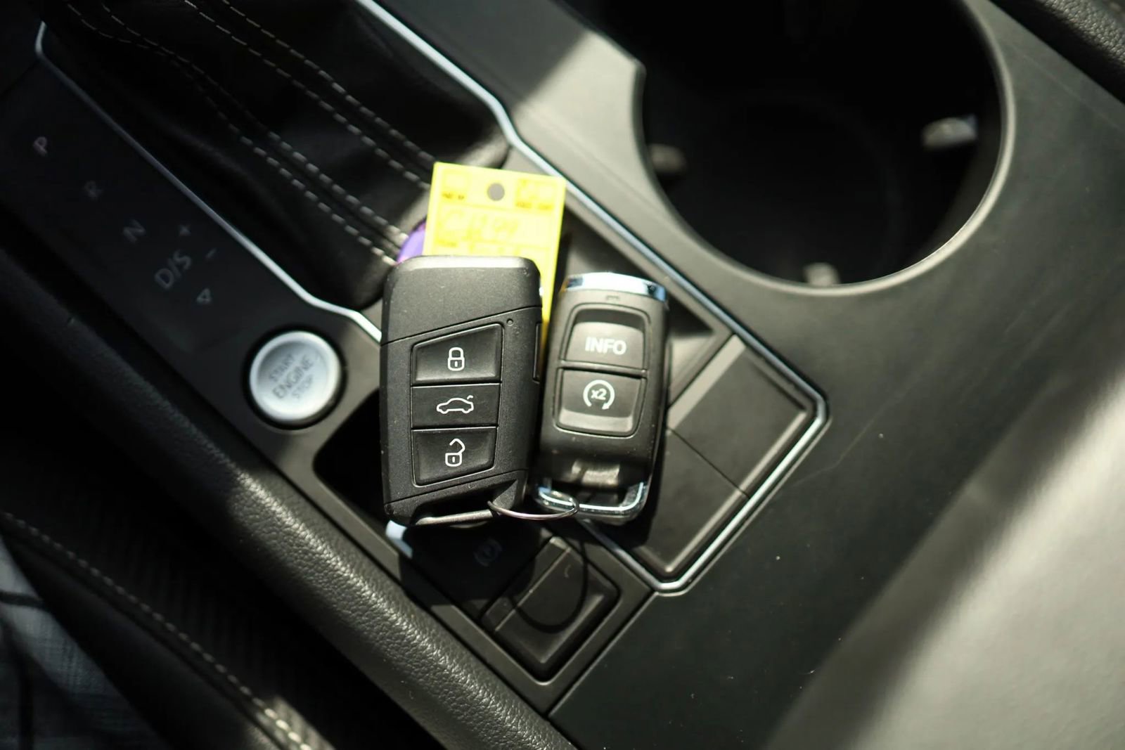 Used 2022 Volkswagen Atlas Cross Sport SE image 28