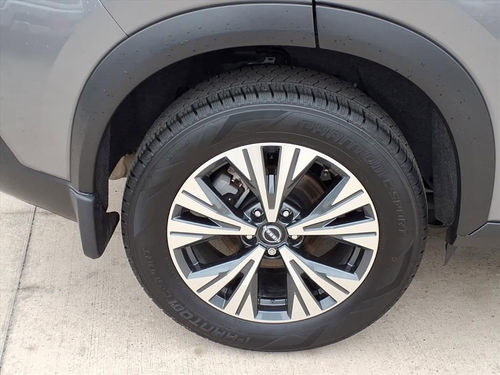 Used 2023 Nissan Rogue SV image 13