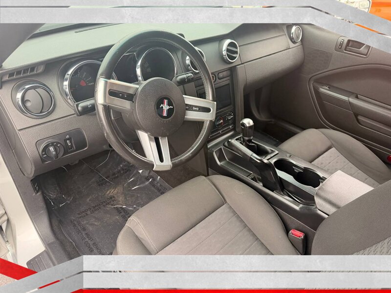 Used 2005 Ford Mustang GT RWD image 6