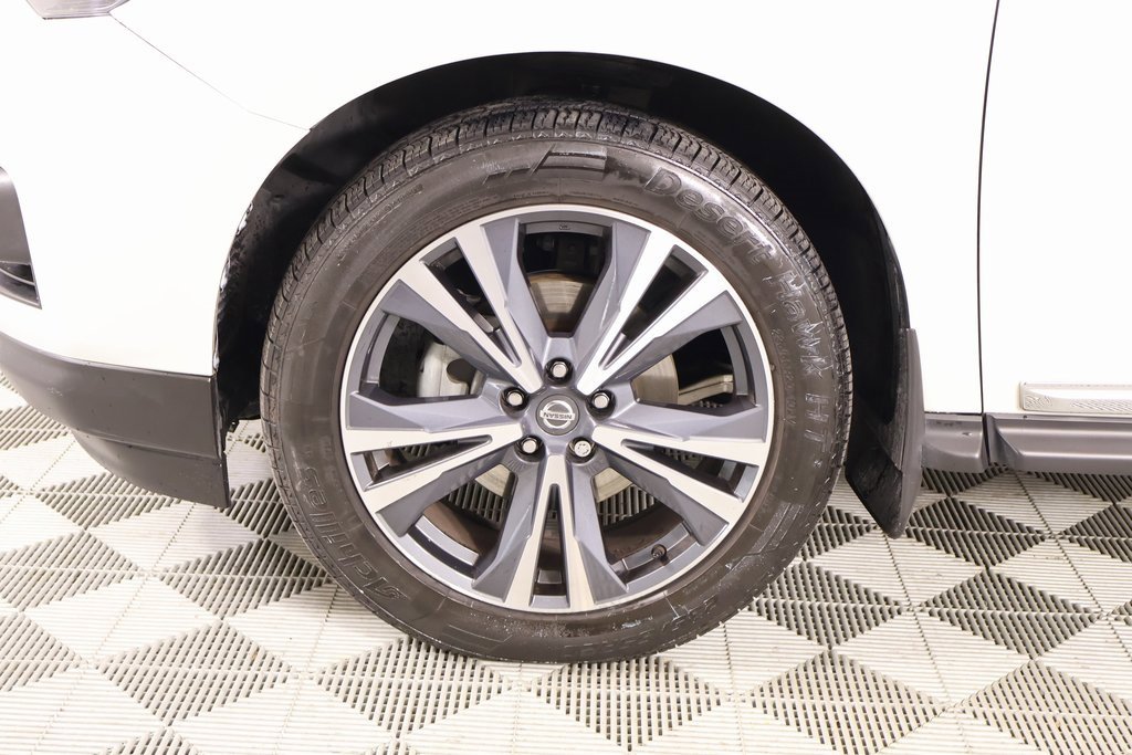 Used 2019 Nissan Pathfinder Platinum image 21