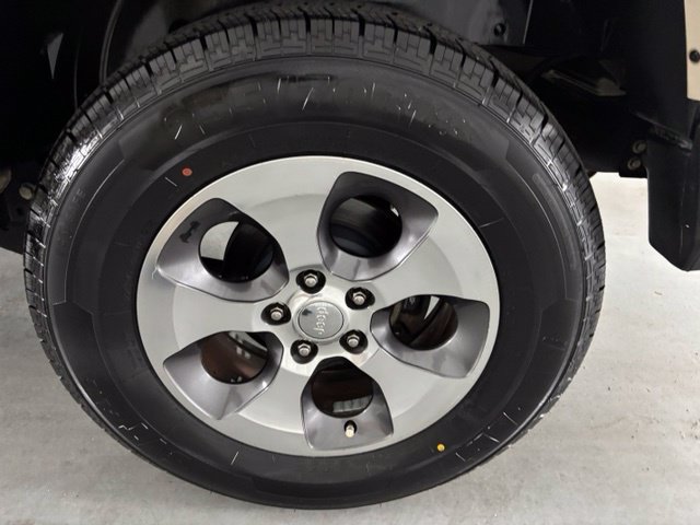Used 2017 Jeep Wrangler Unlimited Sahara w/ Max Tow Package AWD/4WD image 8