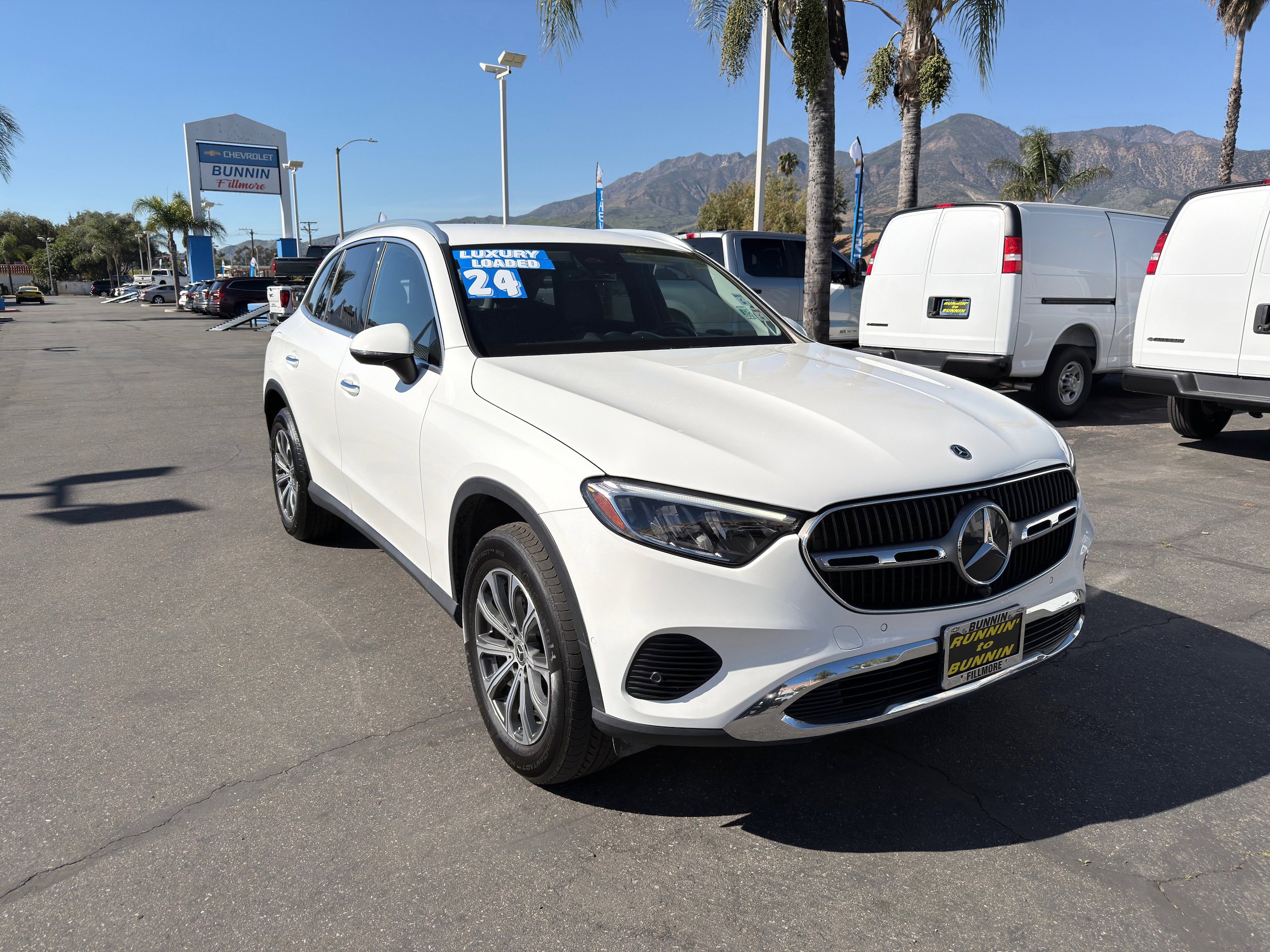 Used 2024 Mercedes-Benz GLC 300 w/ Winter Package image 2
