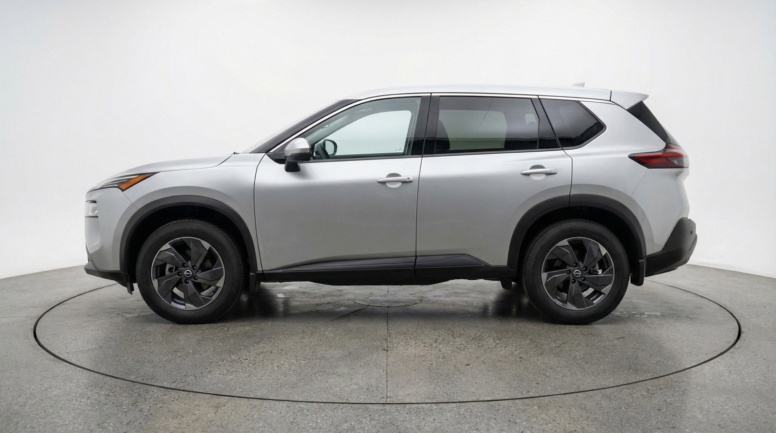 Used 2025 Nissan Rogue SV image 5