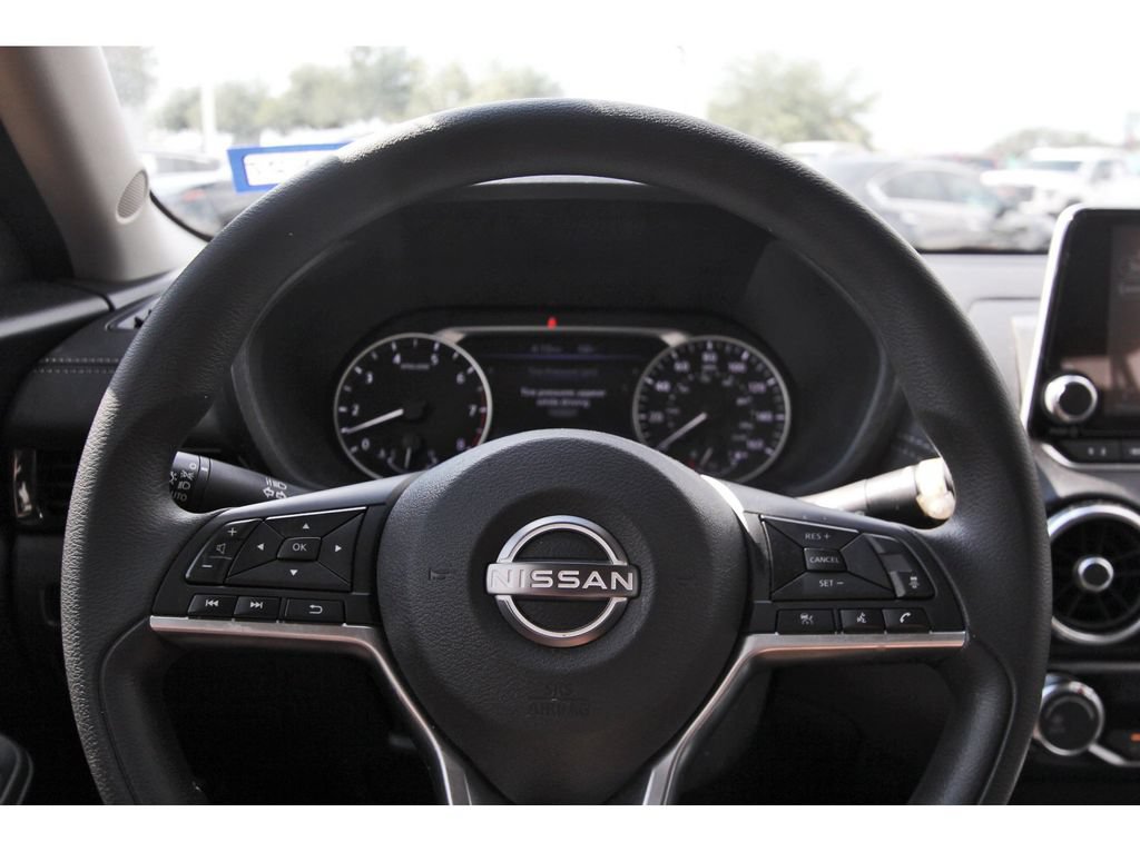 Used 2025 Nissan Sentra SV FWD image 8