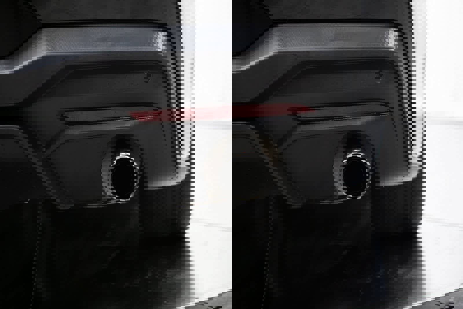 Used 2024 Ford Mustang EcoBoost image 31