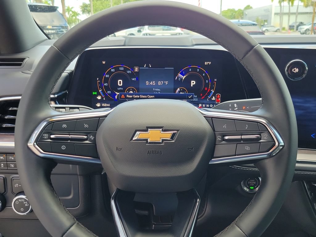 Used 2026 Chevrolet Suburban LT RWD image 22