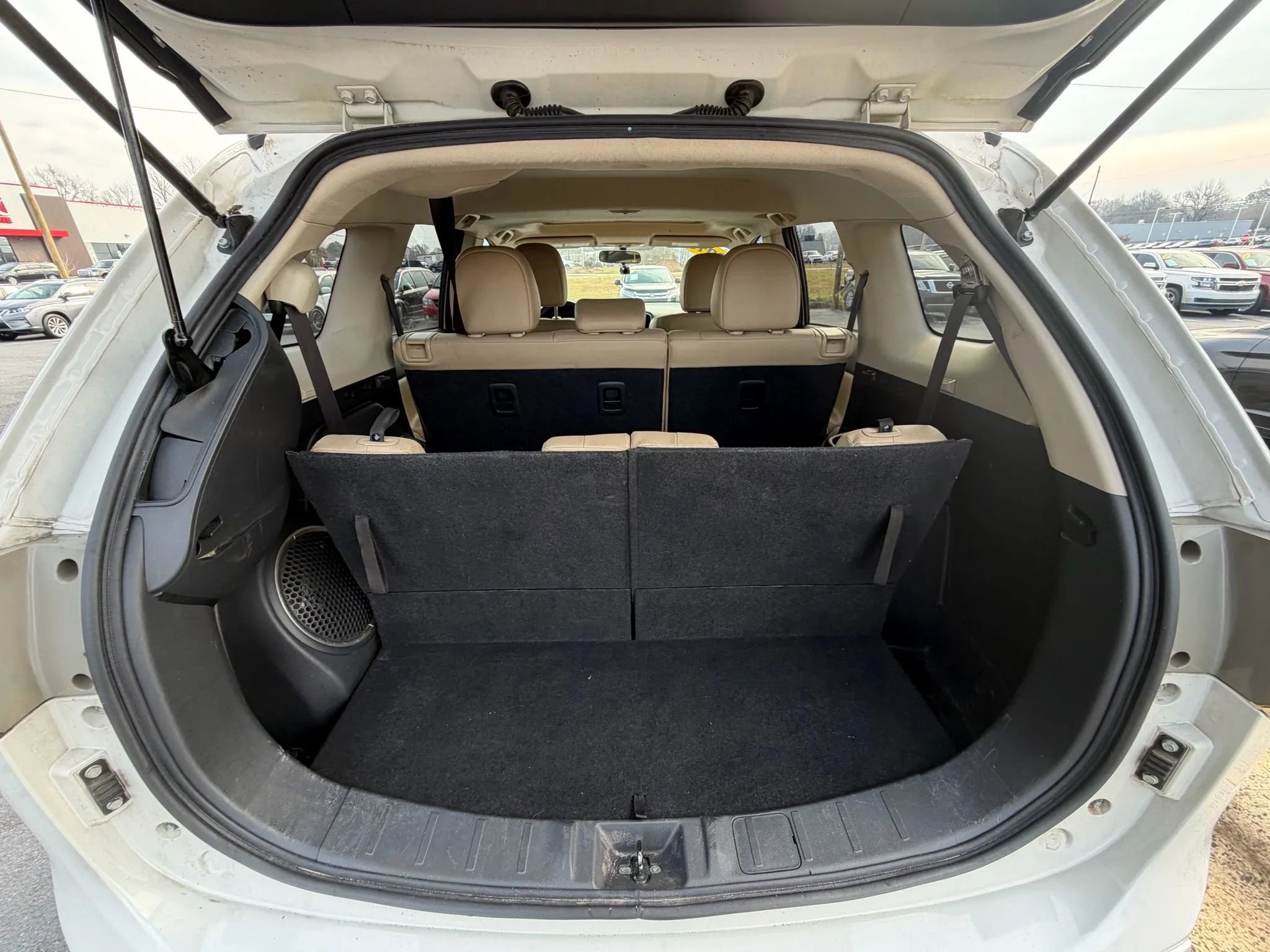 Used 2015 Mitsubishi Outlander SE image 11