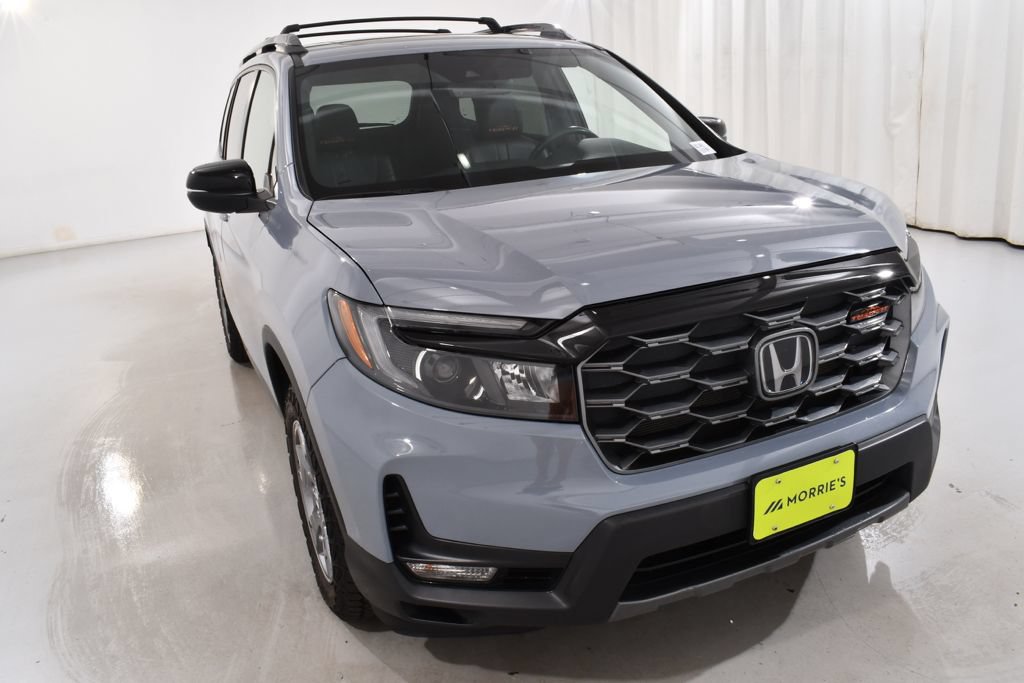 Used 2025 Honda Passport TrailSport image 4
