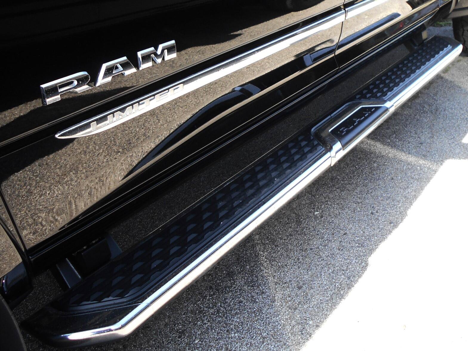 Used 2022 RAM 3500 Limited AWD/4WD image 12