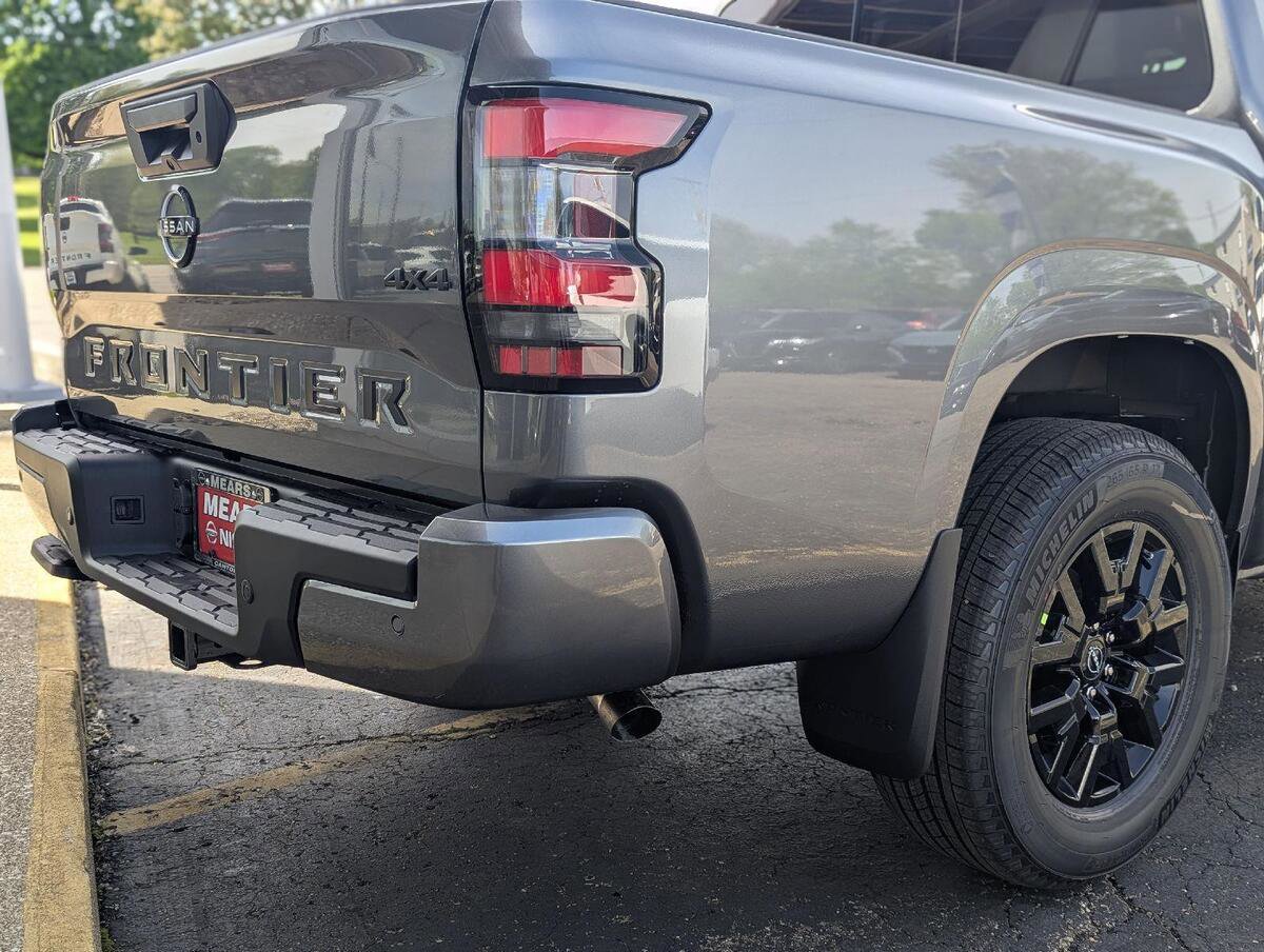 New 2026 Nissan Frontier SV AWD/4WD image 10