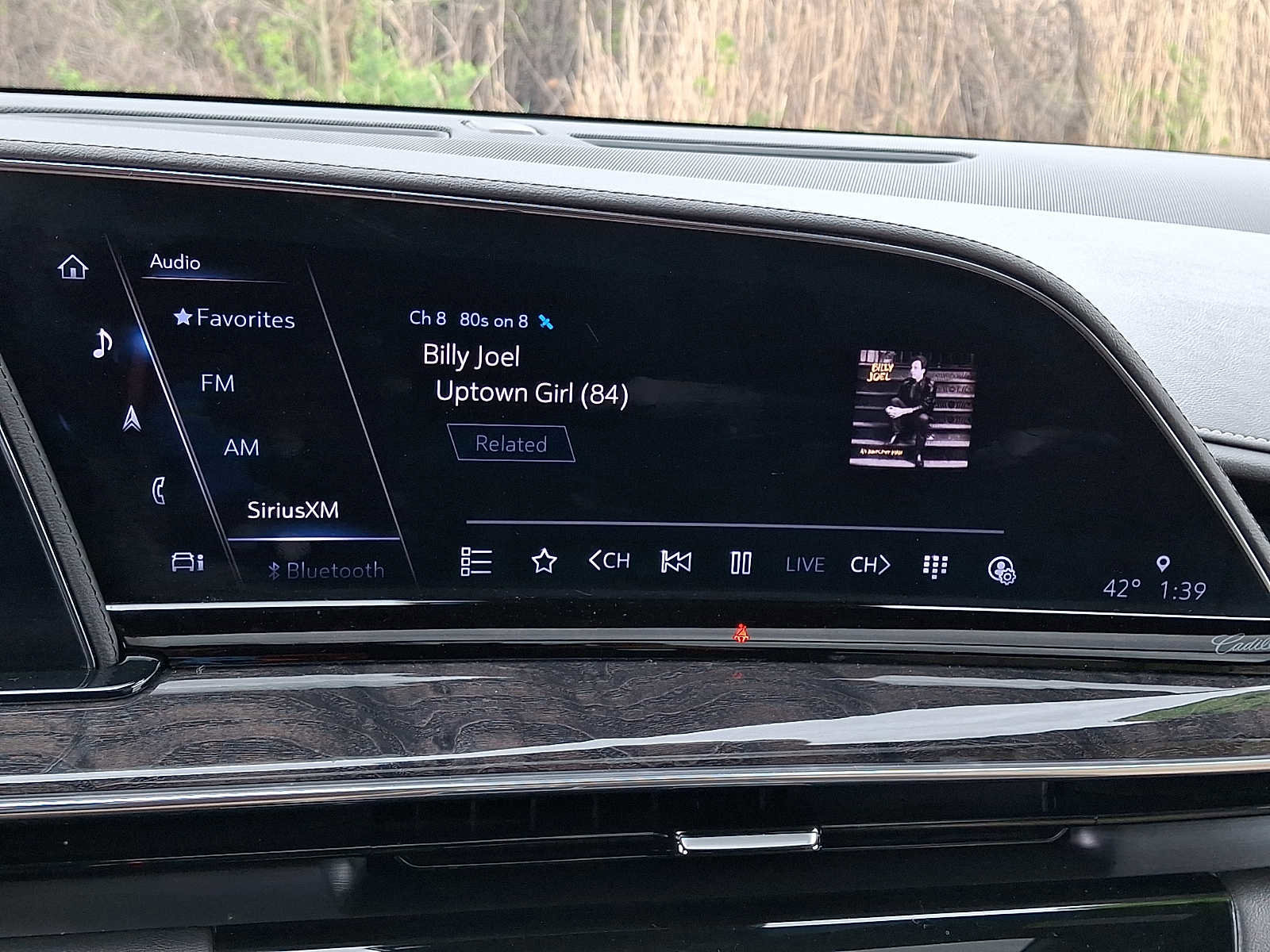 Used 2022 Cadillac Escalade Premium Luxury AWD/4WD image 19