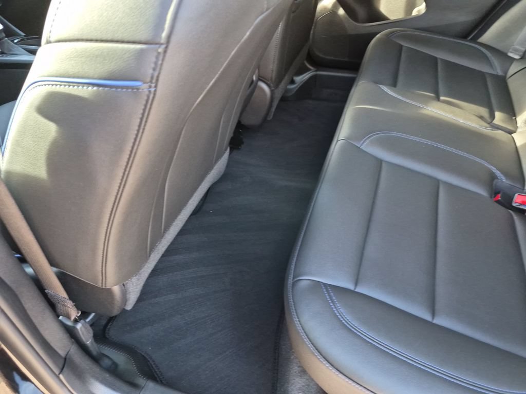 Used 2025 Buick Envista Sport Touring w/ Experience Buick Package FWD image 37