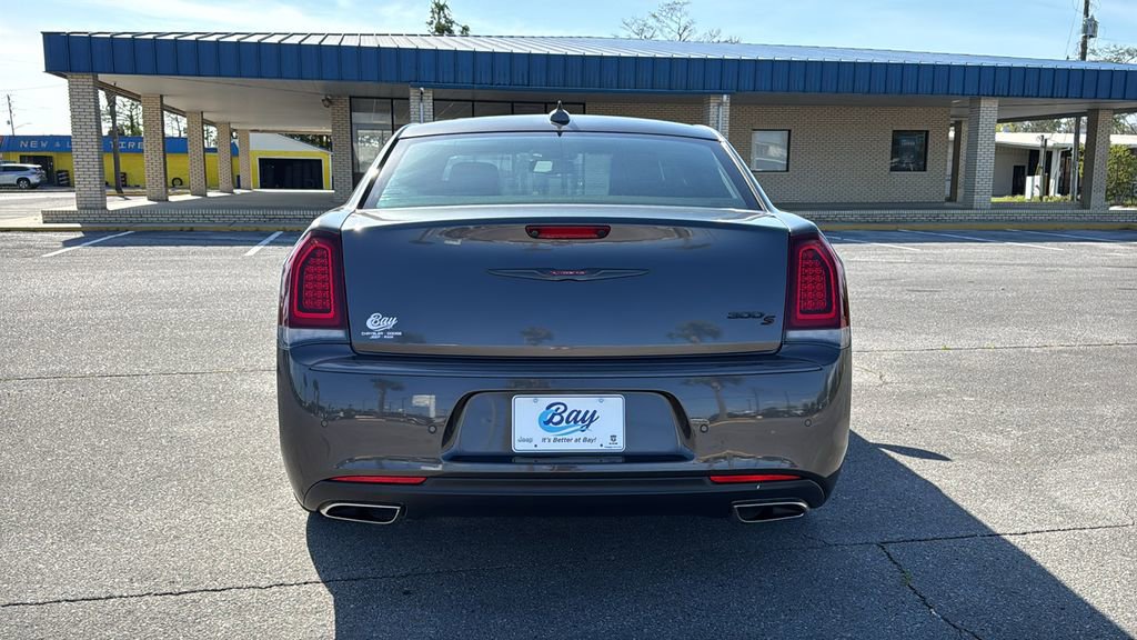 Used 2023 Chrysler 300 S w/ Comfort Group image 5