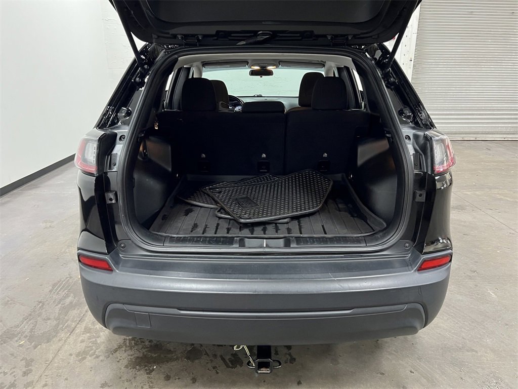 Used 2020 Jeep Cherokee Latitude w/ Cold Weather Group image 14