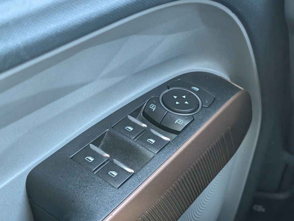 Used 2022 Ford Maverick Lariat w/ Lariat Luxury Package image 12